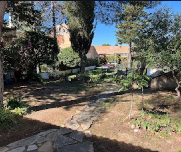 Casa amb gran jardí  en venda a només 5 minuts del centre de la ciutat - 5